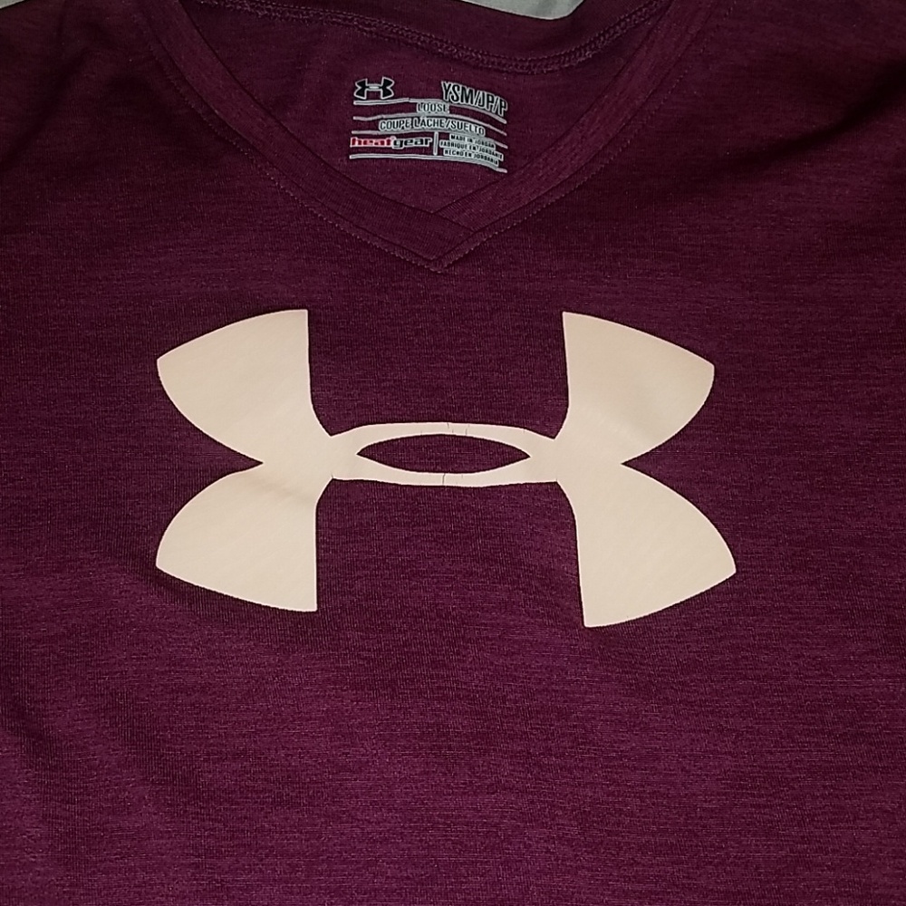 Girls under armour shirt